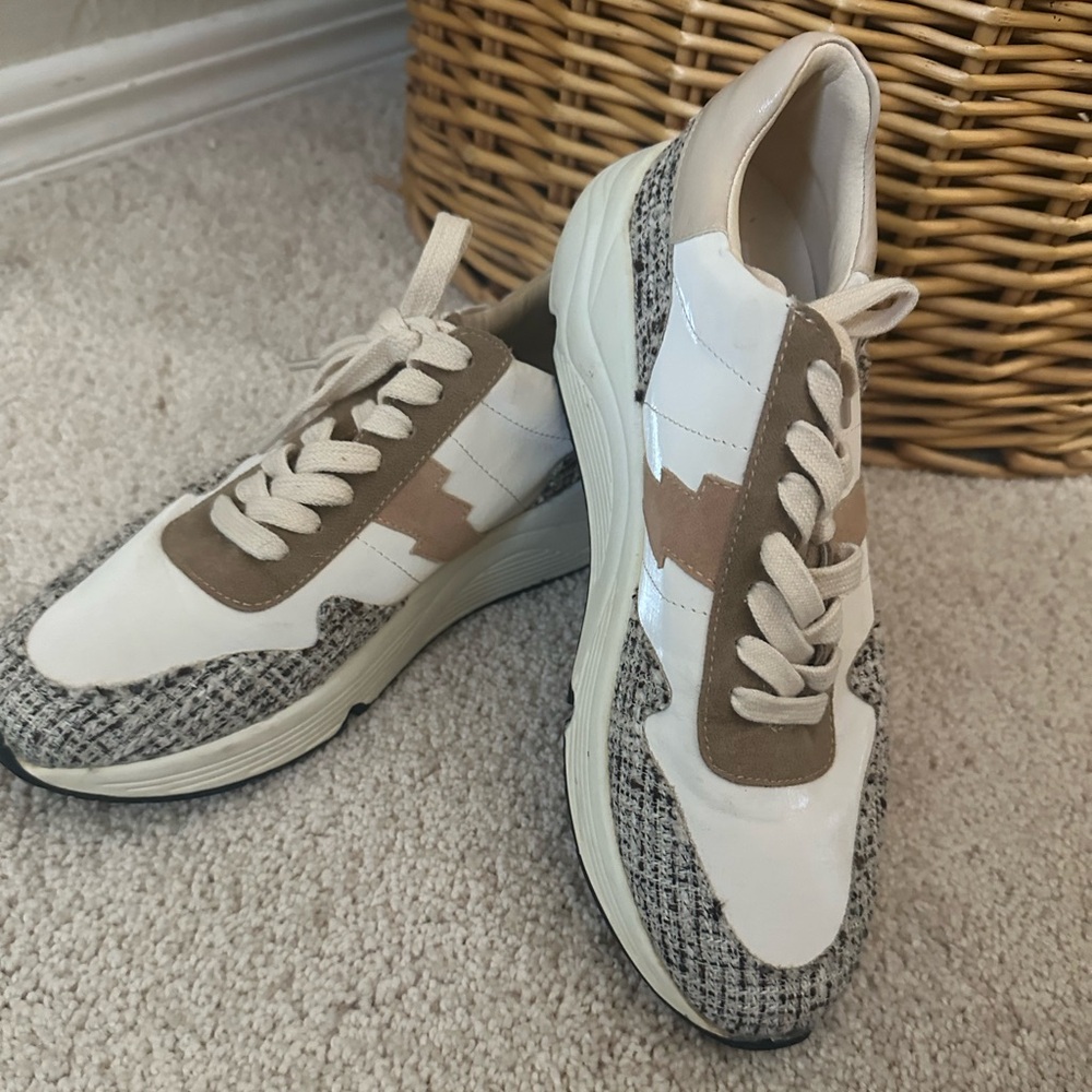 White Raven tennis shoes
